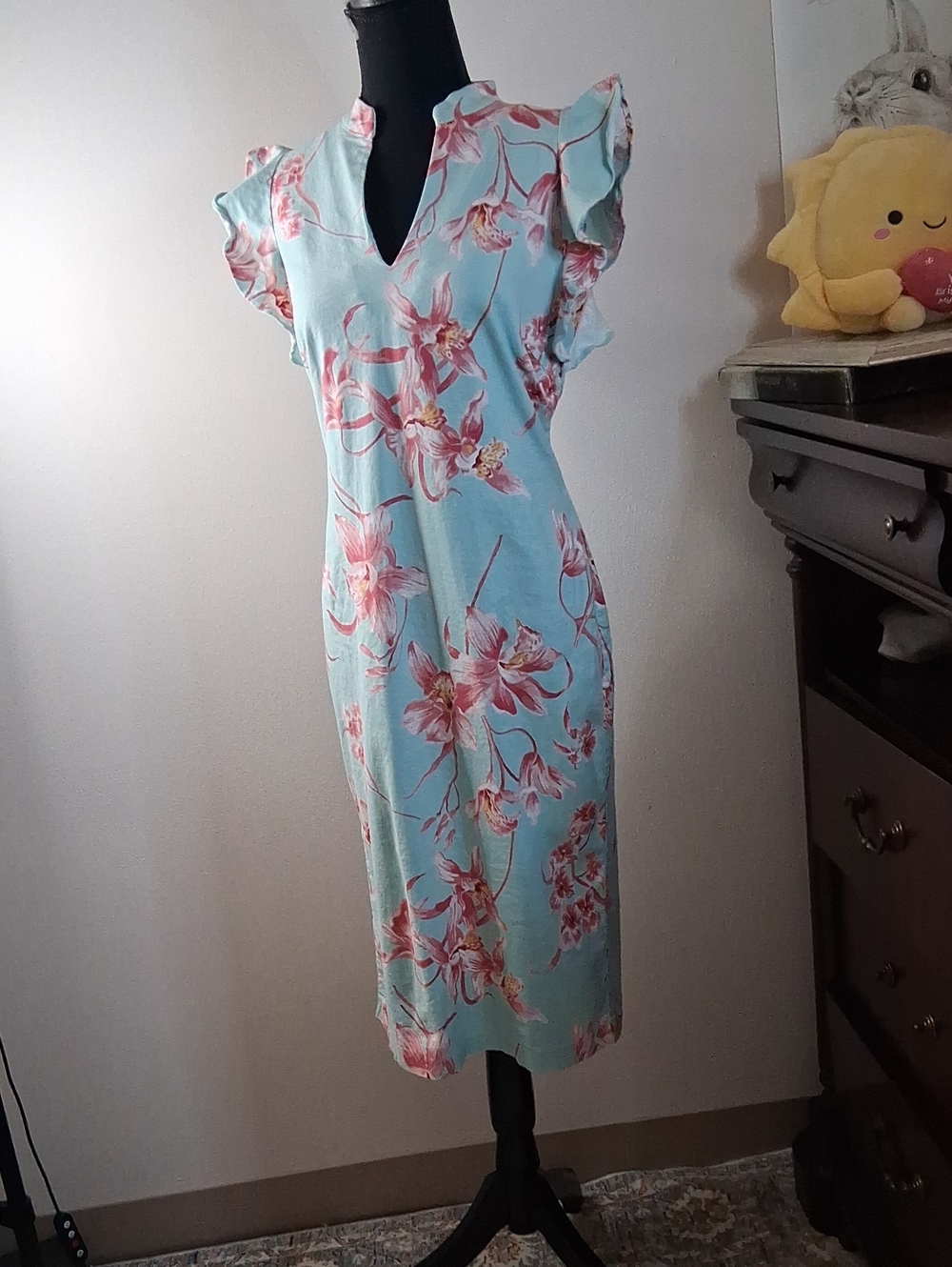 New York & Company Light Blue Floral Midi Dress with Flutter Sleeves